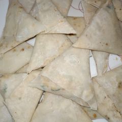 A picture of Chicken Potato Samosa.