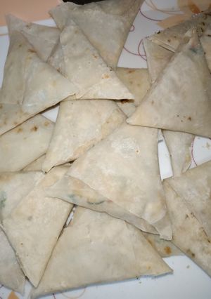 A picture of Chicken Potato Samosa.