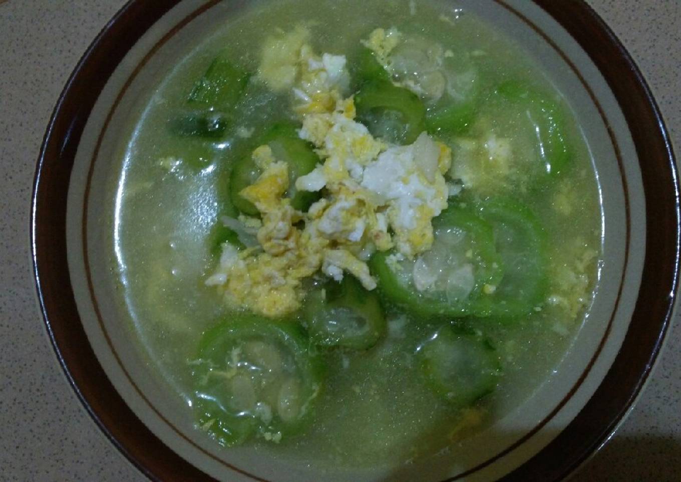 Oyong (gambas) kuah telur