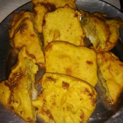 A picture of Bread pakora.