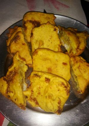 A picture of Bread pakora.