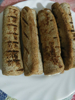 Foto principal de Rollitos de salchicha y pan de molde