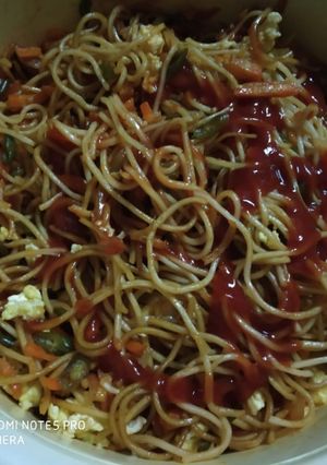 A picture of Mix vegetable and scrambled egg chowmin.