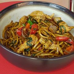 A picture of Lil's vegetable soy noodles.