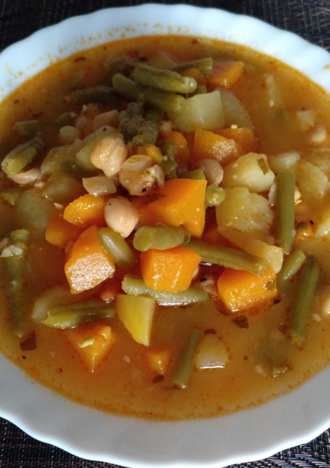 Una foto de Puchero de garbanzos con calabaza sin carne