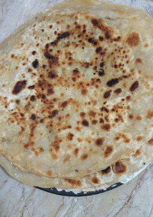 A picture of Aaloo ke parateh.