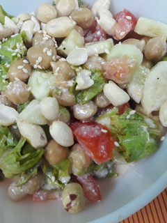 A picture of Chana salad.