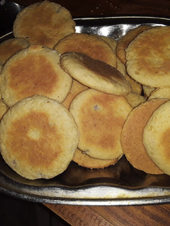 Una foto de Polvorones de nueces y limón
