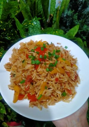 સેઝવાન રાઈસ (Schezwan Rice Recipe In Gujarati) રેસીપી મુખ્ય ફોટો