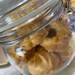 A picture of Homemade butter cookies.