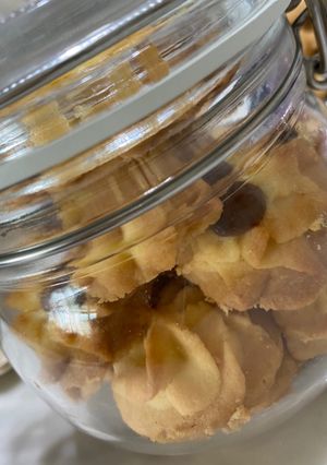 A picture of Homemade butter cookies.