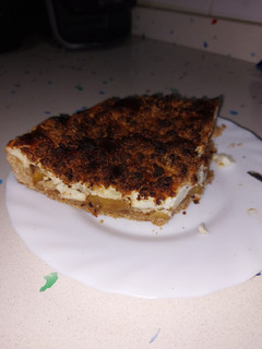 Una foto de Tarta soufflé con base crujiente y manzana