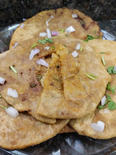 ஸ்டப்டு சைவ கொத்துகறி பூரி செய்முறை முக்கிய புகைப்படம்