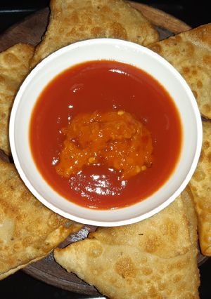 A picture of Paneer cheesy parcel.