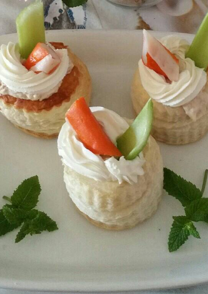 Una foto de Volovanes rellenos de atún y queso crema