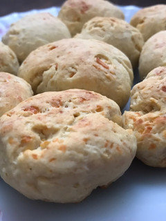 Una foto de Scones de queso
