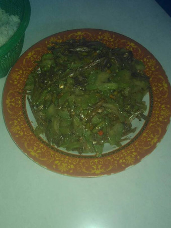 Langkah Mudah untuk Menyiapkan Tumis Pare + teri pedas Anti Gagal