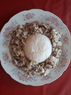 Una foto de Arroz con jurel o caballa
