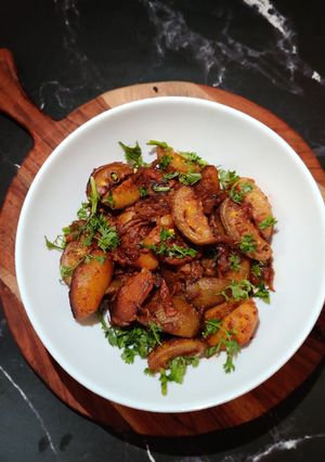 A picture of Kakrol aloo sabzi.