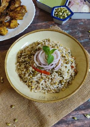 গ্ৰীন মুগ ডাল রাইস (Green Moong Dal Rice recipe in Bengali) রেসিপির প্রধান ছবি