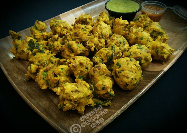 Simple Way to Make Any-night-of-the-week Moong dal pakoray