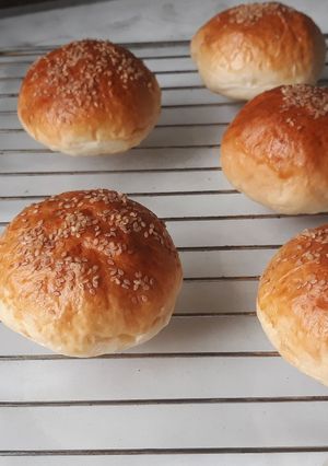 Hình của món Bánh mì trắng/ Burger buns.