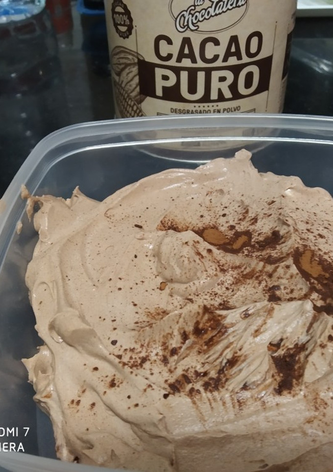 Una foto de Crema de chocolate con cacao en polvo