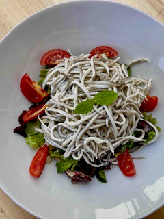Una foto de GULAS en Ensalada 😋 "Al Ajillo frío" 😲👌🏻