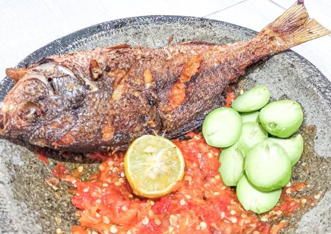 Ikan Goreng Sambal Petir