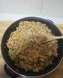 Tabulé de quinoa roja, blanca & negra con verduras y frutos secos