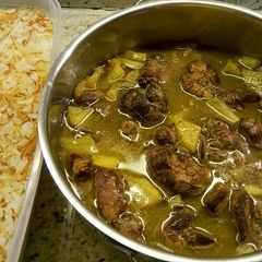 A picture of Chicken Liver with potatoes.