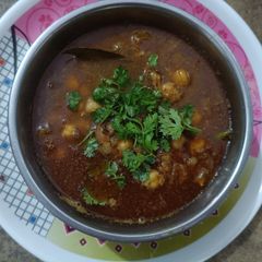 A picture of Masaledar Chole.