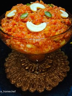 ઈન્સ્ટન્ટ ગાજર હલવો (Instant Carrot Halwa Recipe In Gujarati) રેસીપી મુખ્ય ફોટો