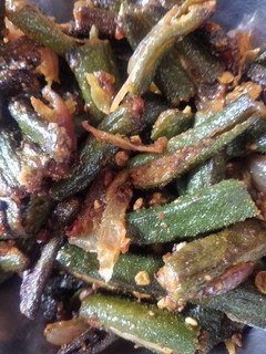 भिंडी फ्राई (bhindi fry recipe in Hindi) रेसिपी मुख्य फोटो