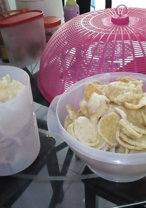 Foto resep Asyik Goreng Kerupuk Tanpa Dijemur