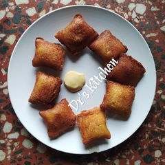 A picture of Bread samosa.