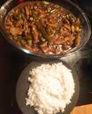 Ternera con verduras estilo chino acompañado con arroz jazmín