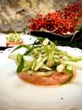 Antipasto salmone e puntarelle