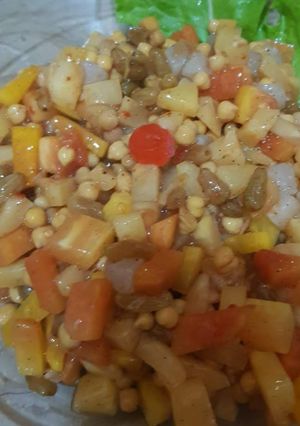 A picture of Saucy chana salad.