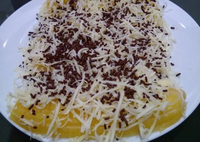 Pisang kepok kukus tabur keju dan meses coklat