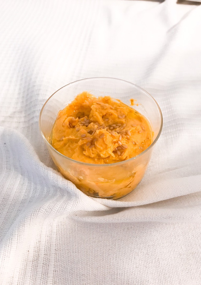 Una foto de Hummus de zanahoria
