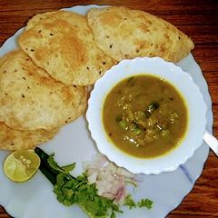A picture of Dry Green Peas Curry.
