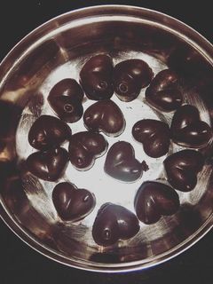 ஹோம் மேட் சாக்லேட் (Homemade chocolate recipe in tamil) செய்முறை முக்கிய புகைப்படம்