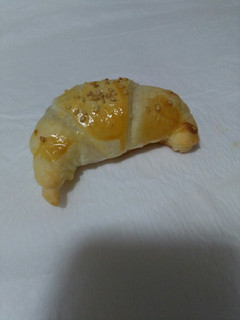 Una foto de Cruasanes mini de salchichas y queso