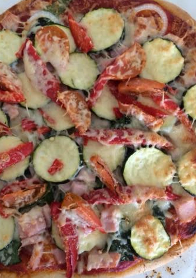 Una foto de Pizza vegetal picante
