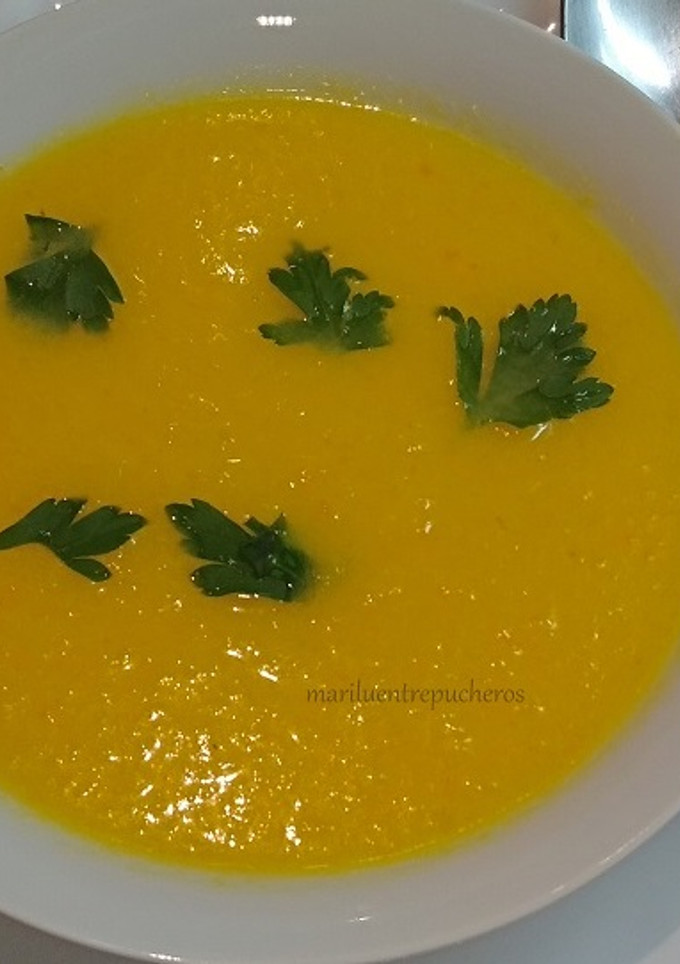 Una foto de Crema de apio y zanahoria
