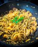 Spaghetti - mar y monte (setas y gambas)