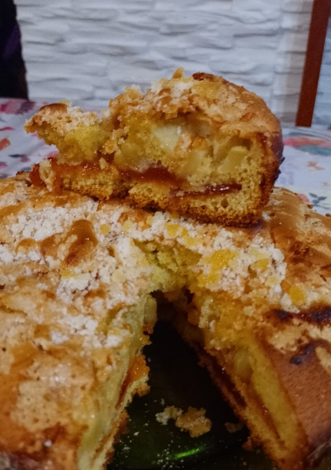 Una foto de Torta fácil de membrillo y manzana (sin manteca sin aceite)🍏🍎