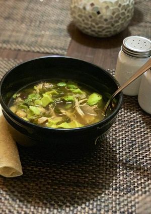 Una foto de Caldo tlalpeño 😋