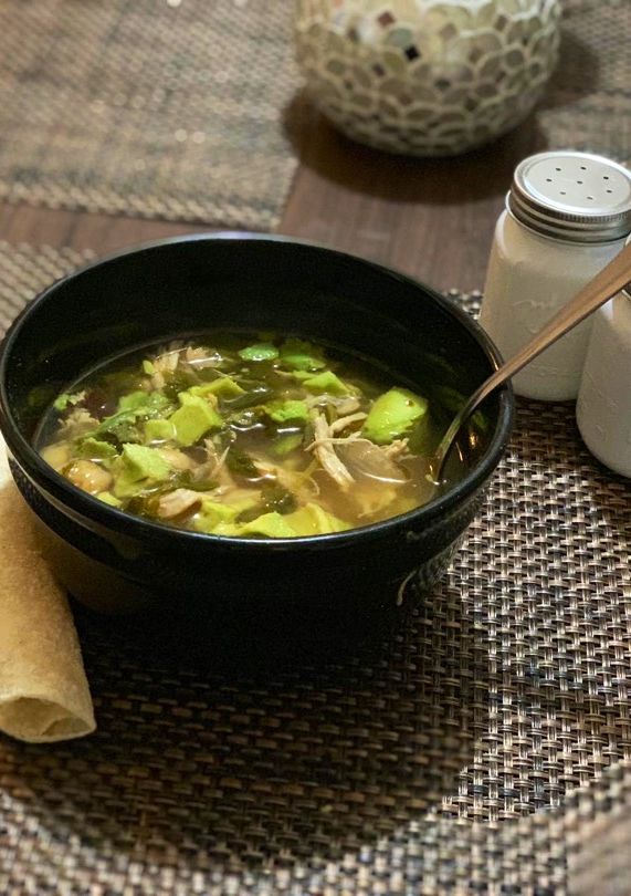 Una foto de Caldo tlalpeño 😋